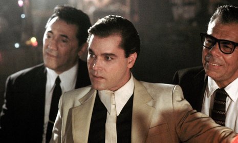goodfellas-1990-002-ray-liotta-with-two-men-side-by-side-original
